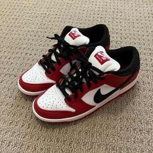 NIKE SB DUNK low Chicago Red/Black/White